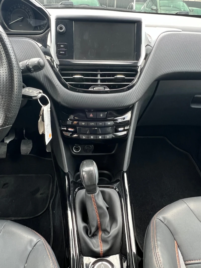Peugeot 2008 1.2 Special Edition 88000km, снимка 10 - Автомобили и джипове - 52654117