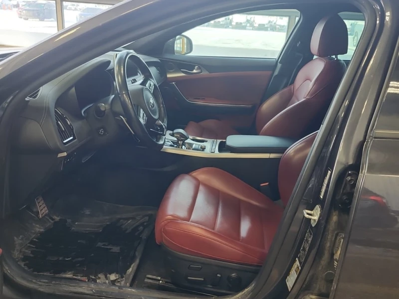 Kia Stinger * GT LIMITED * CARFAX * БЕЗ ПЪРВОНАЧАЛНА ВНОСКА, снимка 5 - Автомобили и джипове - 52789168