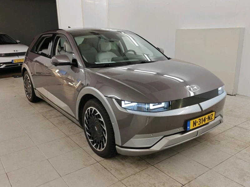 Hyundai Ioniq 5 * UNIQ* 72.6KW* ПАНОРАМА* , снимка 3 - Автомобили и джипове - 53288396