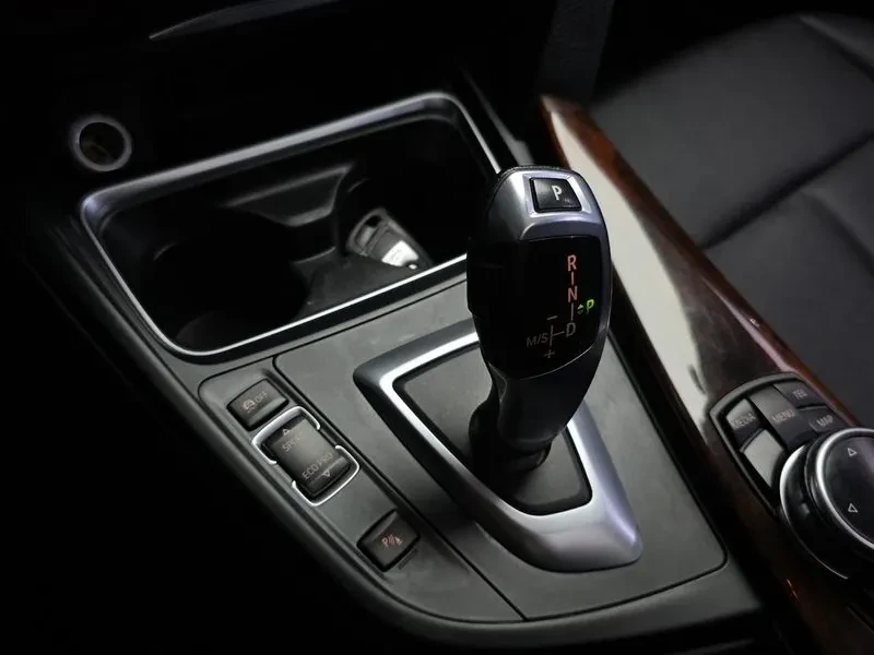 BMW 320 d, снимка 9 - Автомобили и джипове - 55142546