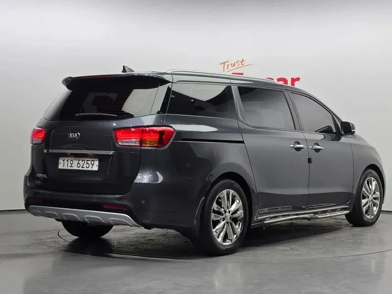 Kia Carnival, снимка 2 - Автомобили и джипове - 56707027