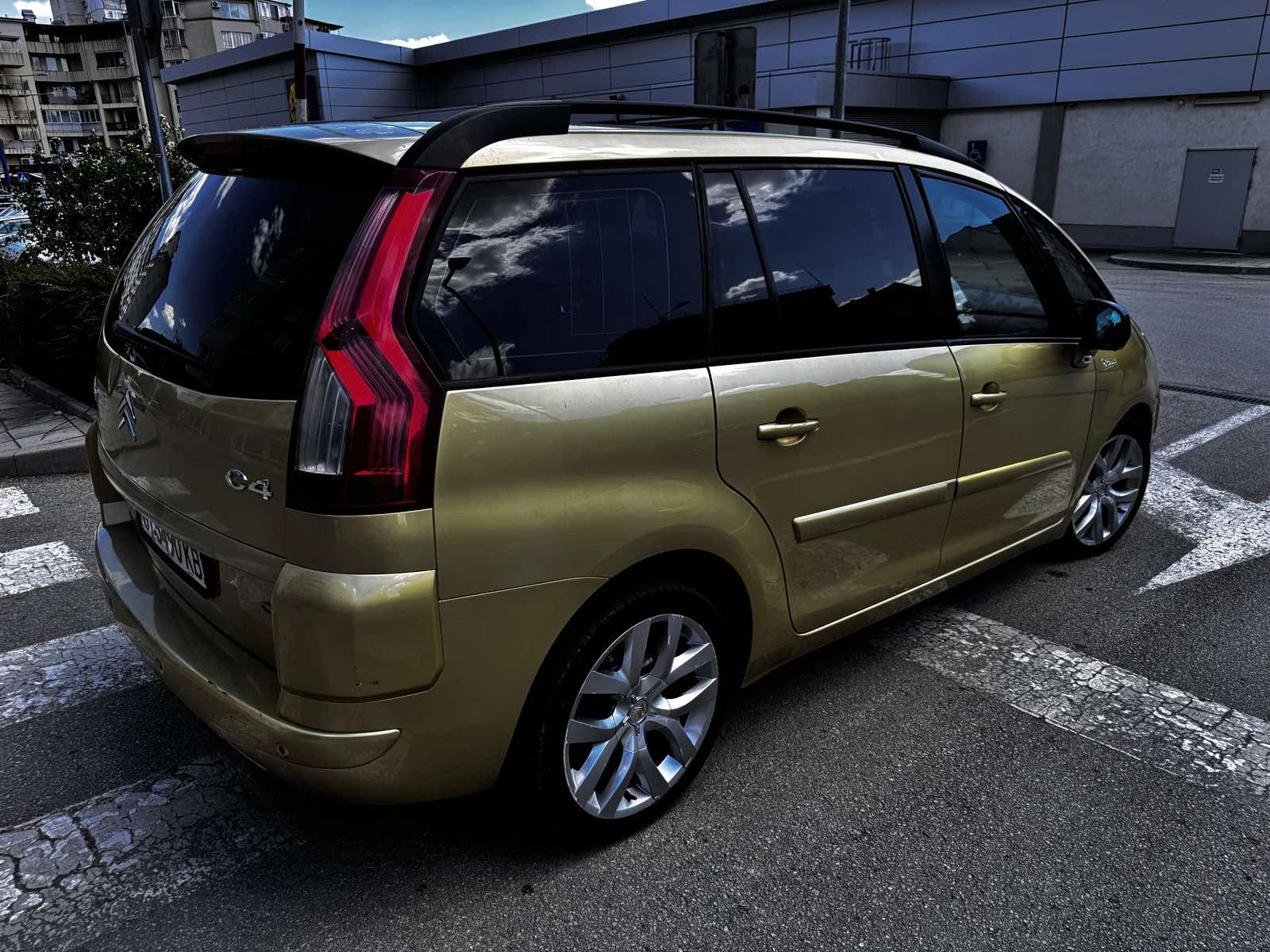 Citroen Grand C4 Picasso  - изображение 2
