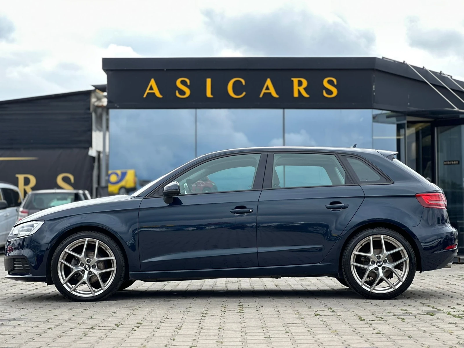 Audi A3 / 2.0 TDI / 150 HP / КАТО НОВА / - изображение 2