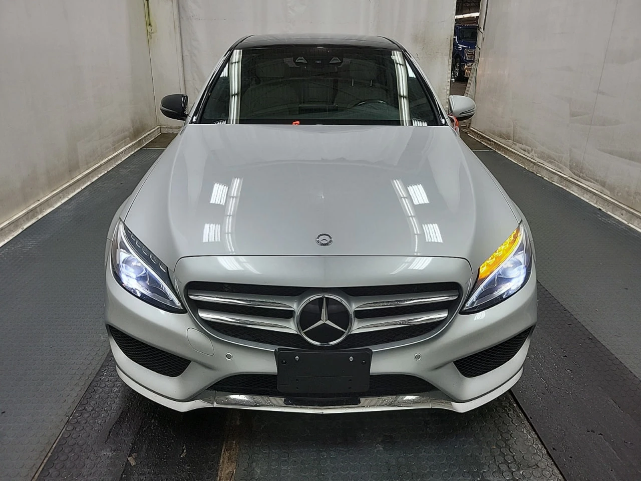 Mercedes-Benz C 300 * АВТО КРЕДИТ* ЦЕНА ДО БГ * СЕРВИЗНА ИСТОРИЯ *  - изображение 2