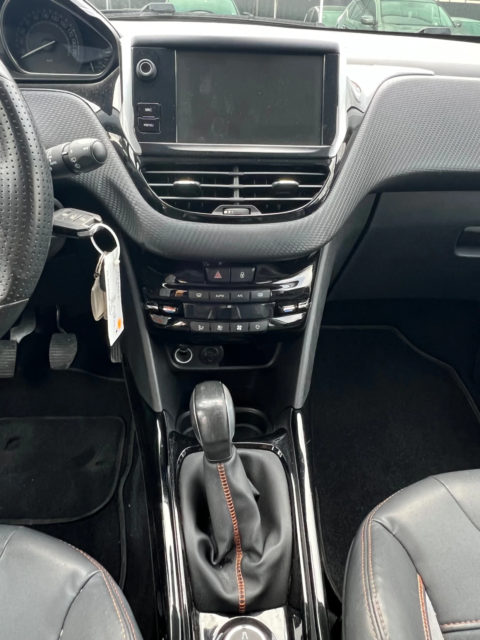 Peugeot 2008 1.2 Special Edition 88000km - изображение 10