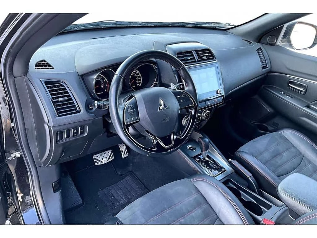 Mitsubishi RVR * SE | AWD | Heated Seats | CarPlay | Clean Carfax - изображение 4