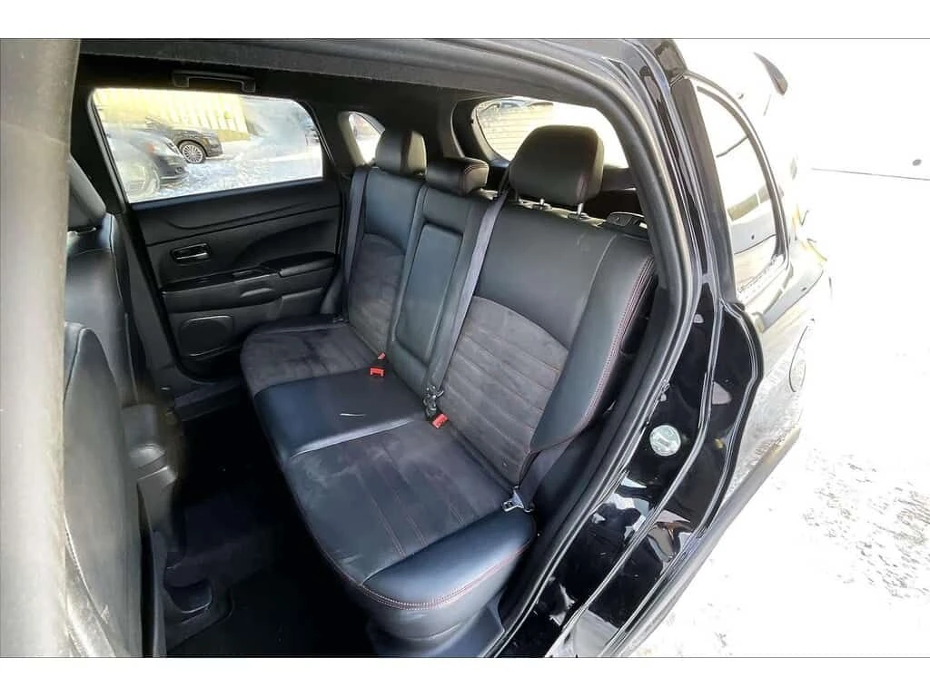 Mitsubishi RVR * SE | AWD | Heated Seats | CarPlay | Clean Carfax - изображение 10