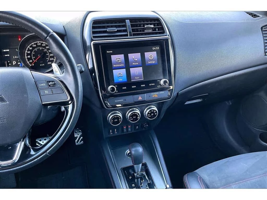 Mitsubishi RVR * SE | AWD | Heated Seats | CarPlay | Clean Carfax - изображение 7