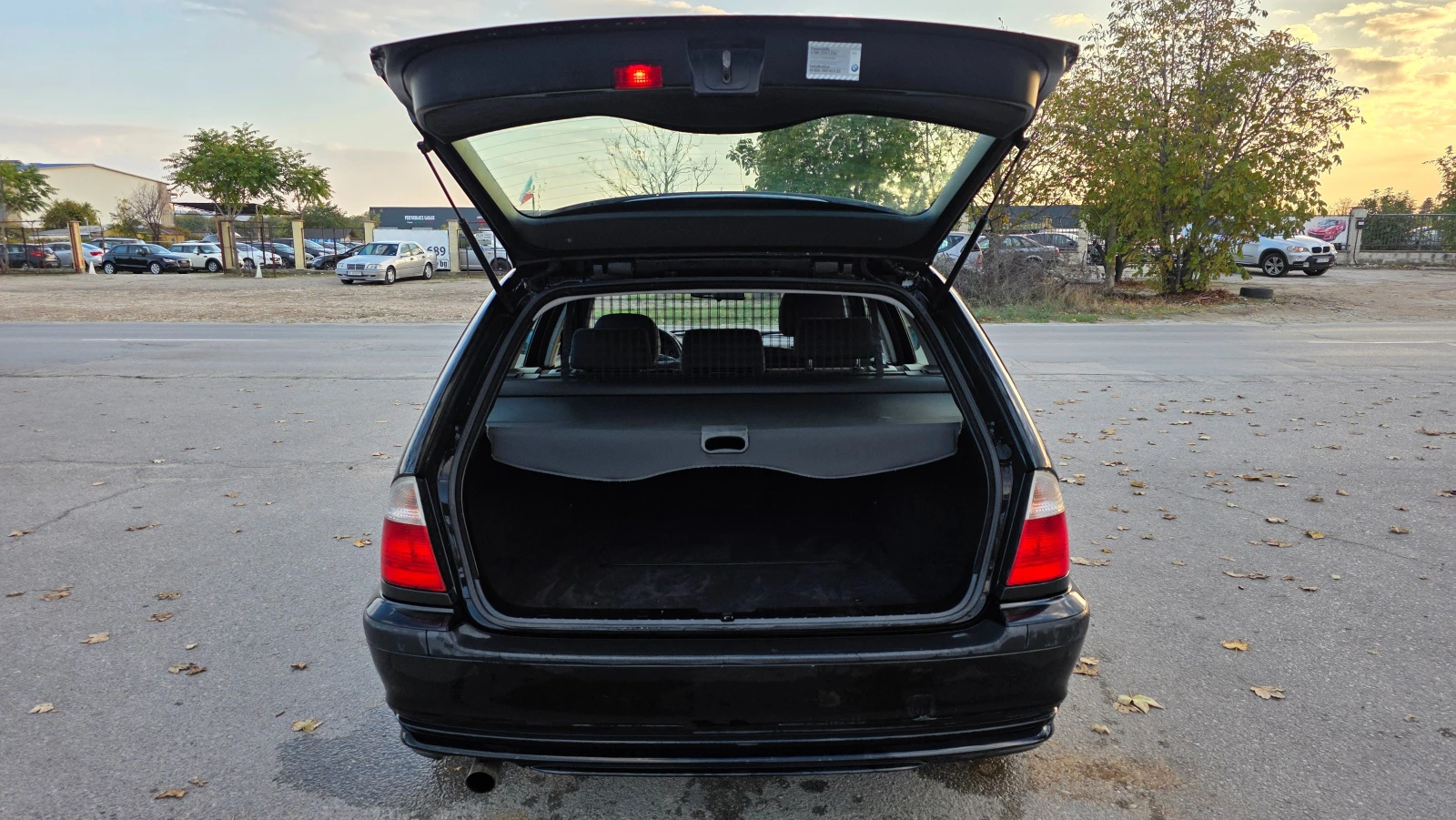 BMW 318 1.8i/116hp/УНИКАТ, снимка 13 - Автомобили и джипове - 53879671