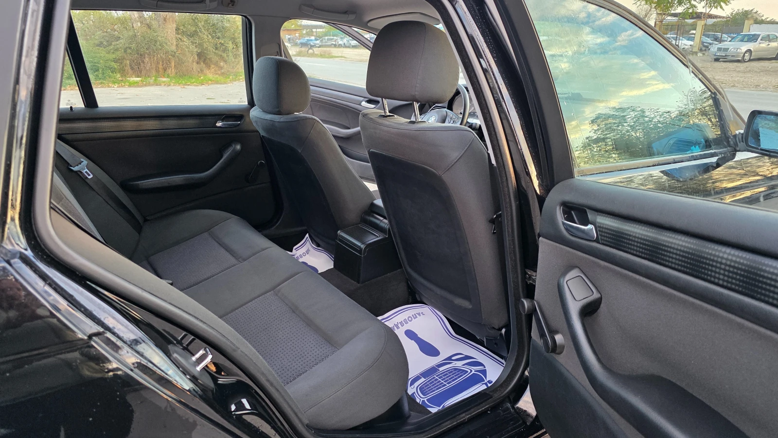 BMW 318 1.8i/116hp/УНИКАТ, снимка 10 - Автомобили и джипове - 53879671