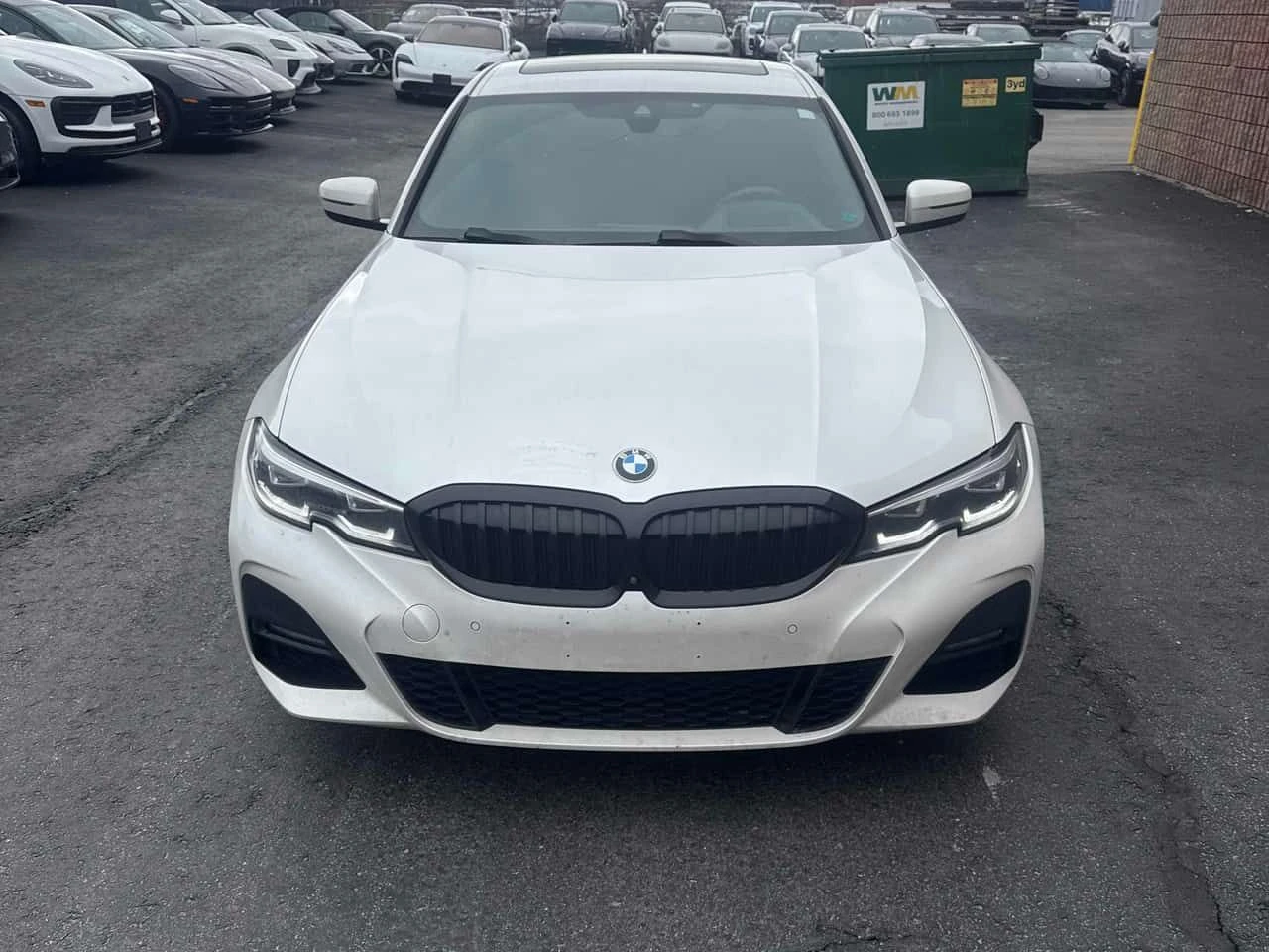 BMW 330 i xDrive/CARFAX/ШИБИДАХ/ПОДГРЕВИ/360 CAM, снимка 2 - Автомобили и джипове - 53929445