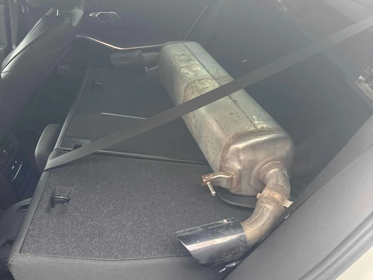 BMW 330 i xDrive/CARFAX/ШИБИДАХ/ПОДГРЕВИ/360 CAM, снимка 12 - Автомобили и джипове - 53929445