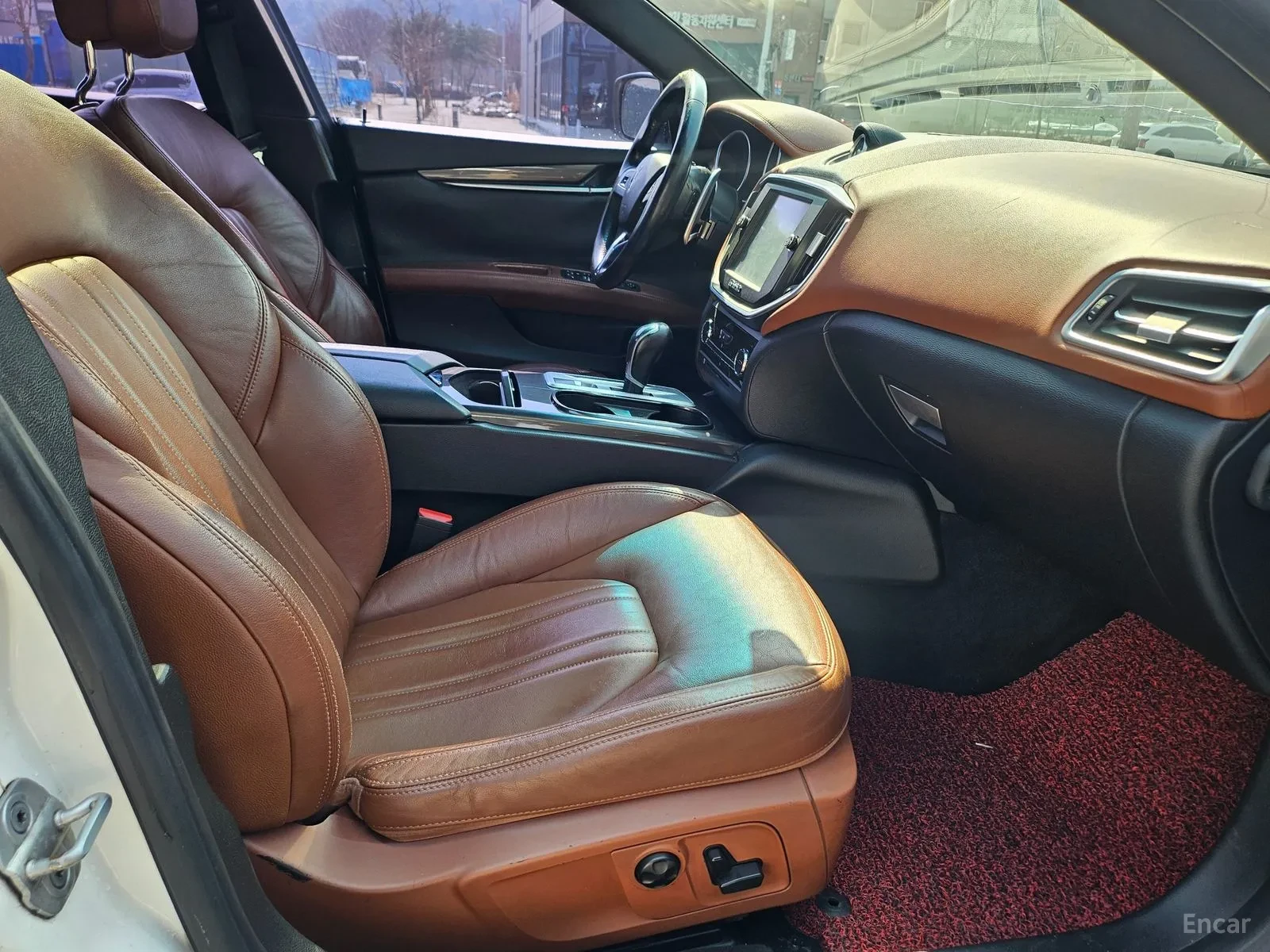 Maserati Ghibli 3.0, снимка 15 - Автомобили и джипове - 54280552