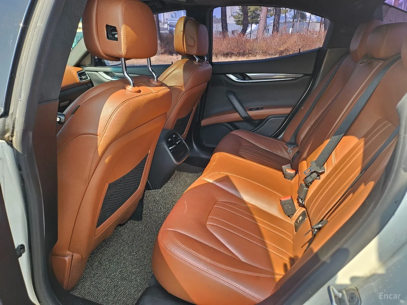 Maserati Ghibli 3.0, снимка 13 - Автомобили и джипове - 54280552