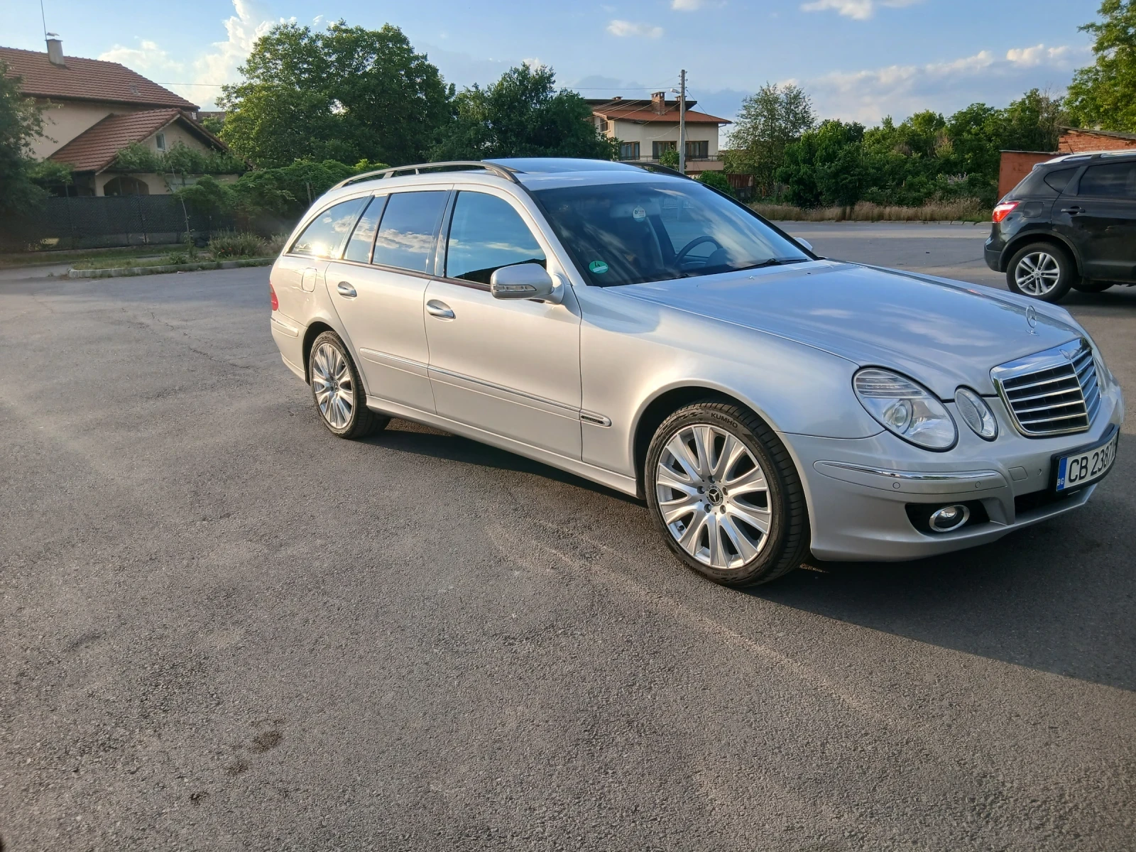 Mercedes-Benz E 220 Елеганс, снимка 5 - Автомобили и джипове - 54623386