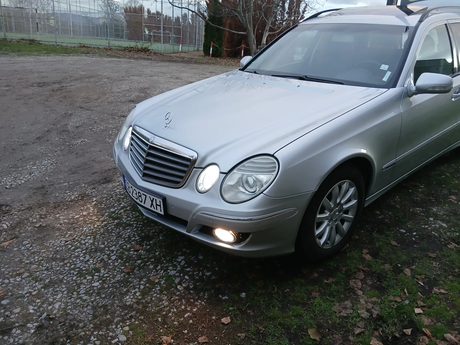 Mercedes-Benz E 220 Елеганс, снимка 15 - Автомобили и джипове - 54623386