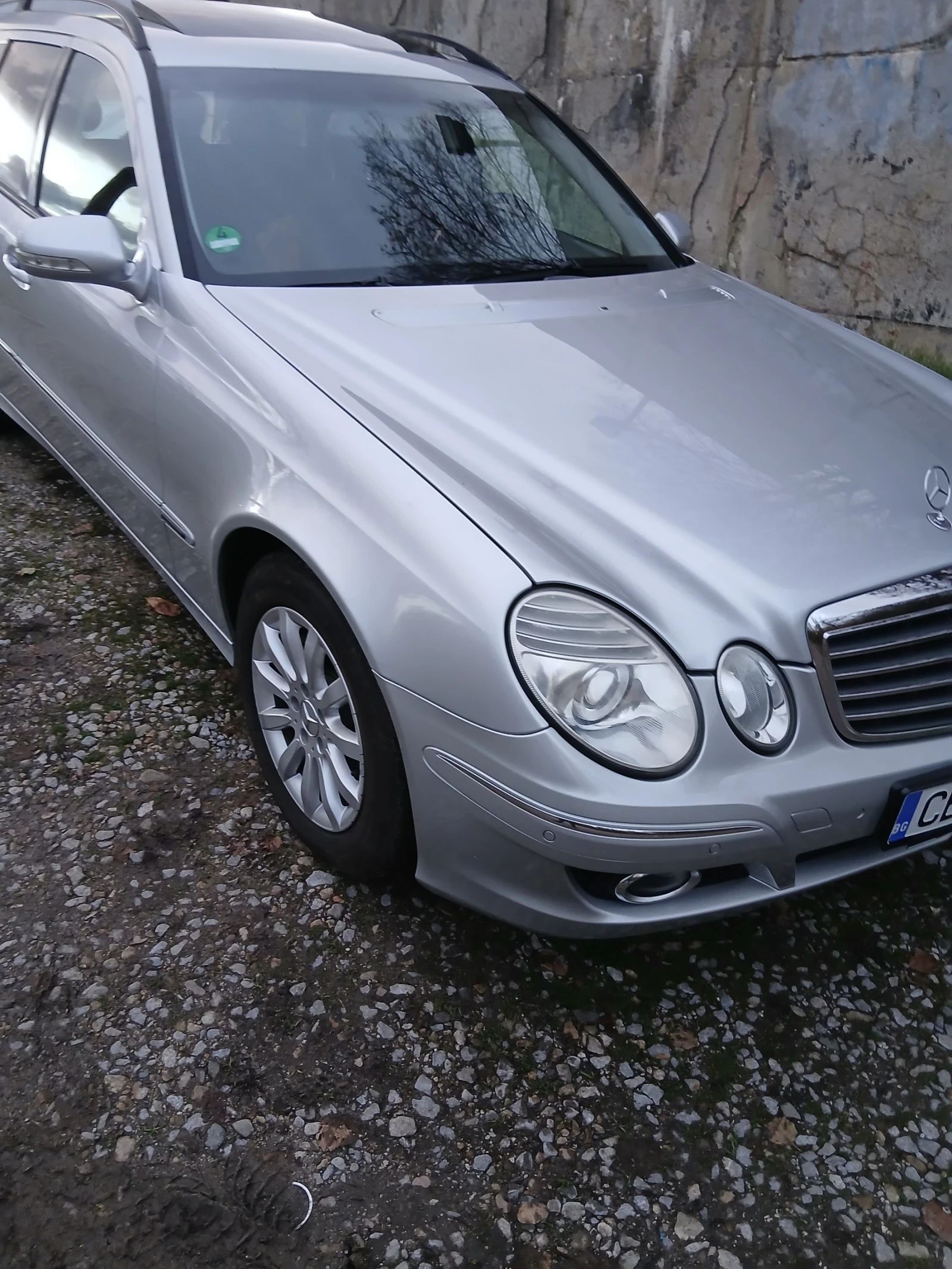 Mercedes-Benz E 220 Елеганс, снимка 9 - Автомобили и джипове - 54623386