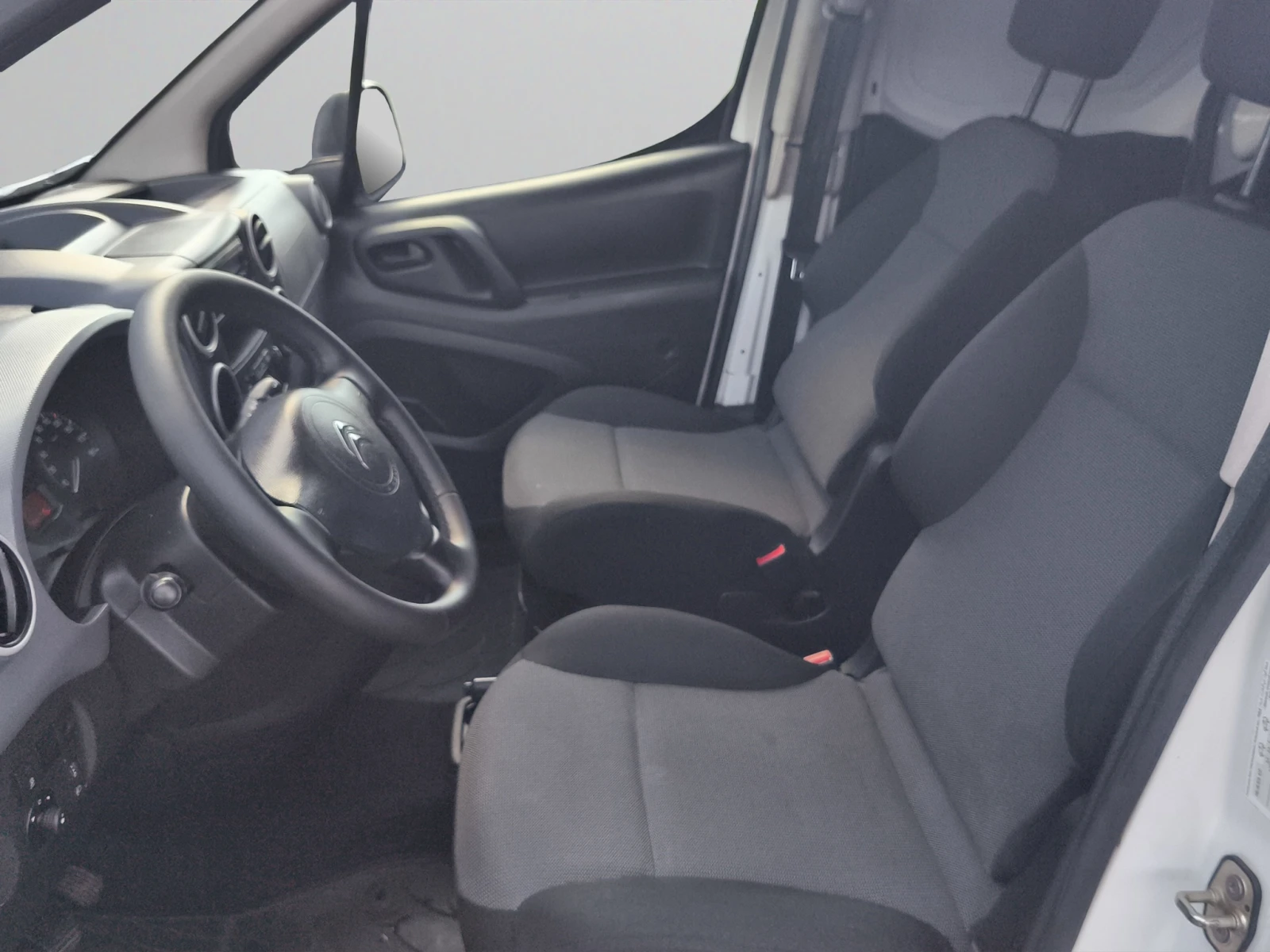 Citroen Berlingo 1.6HDi 75 BVM5 E6//1807R22, снимка 11 - Автомобили и джипове - 54791253
