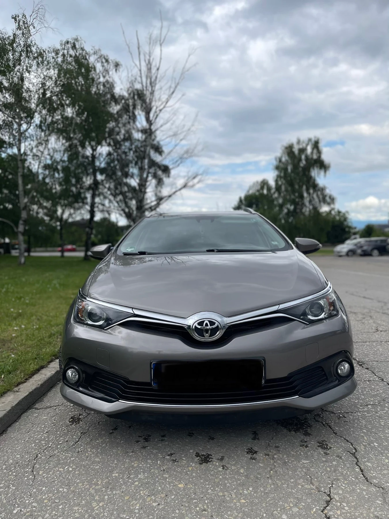 Toyota Auris, снимка 2 - Автомобили и джипове - 54792756