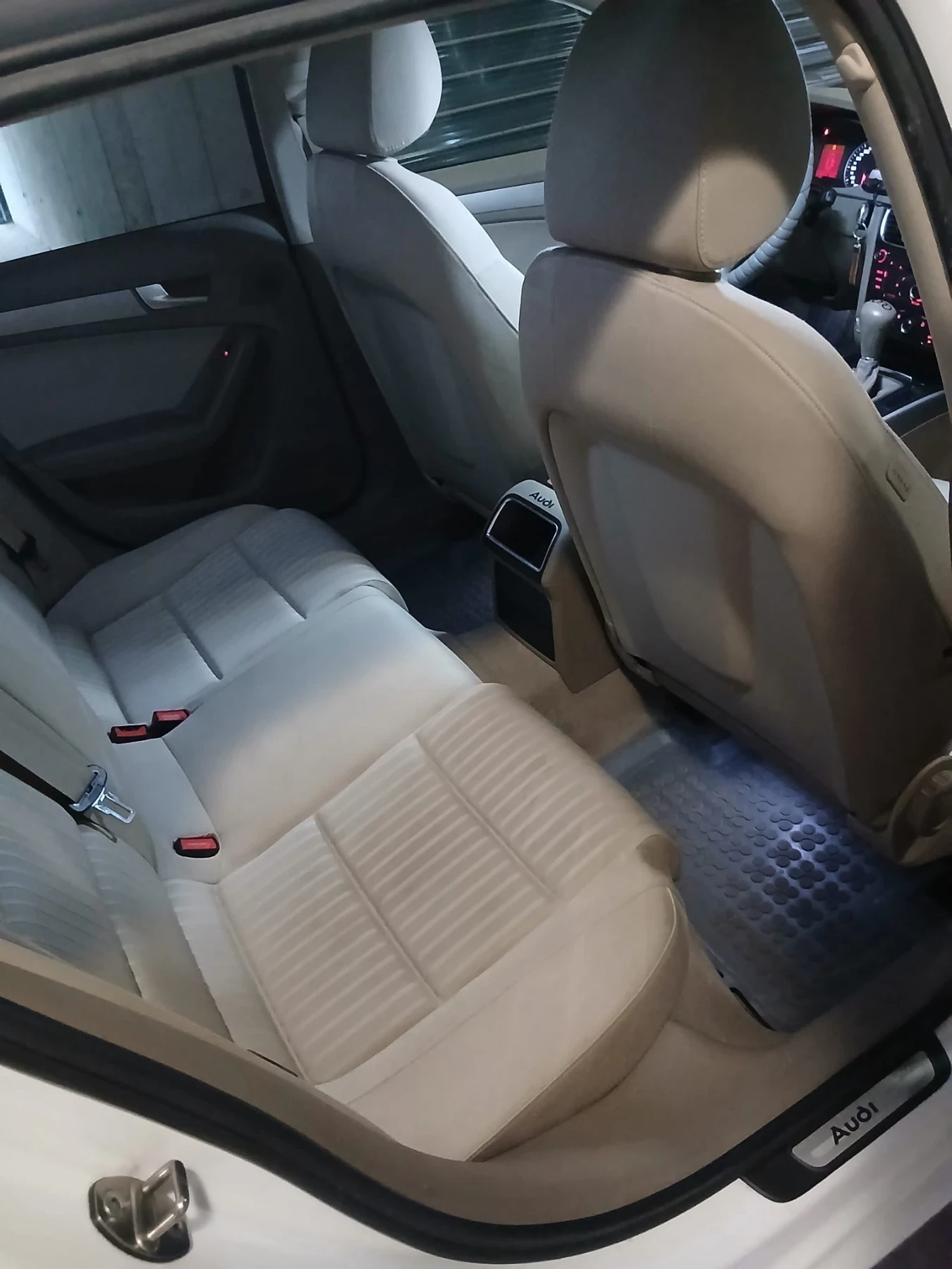 Audi A4 1.9, снимка 8 - Автомобили и джипове - 54809340