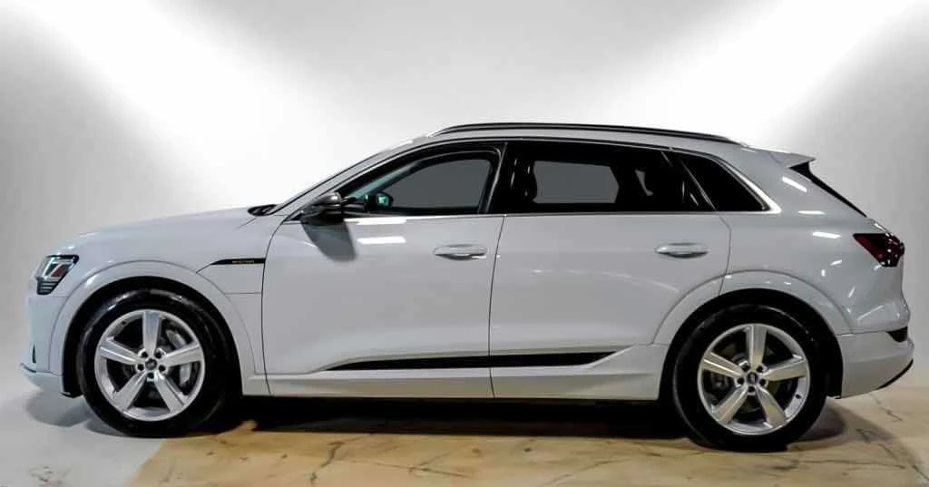 Audi E-Tron * Progressiv * ЛИЦЕНЗИРАН ДИЛЪР * АВТОКРЕДИТ, снимка 2 - Автомобили и джипове - 54841032
