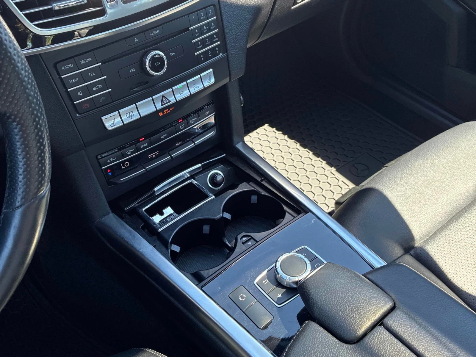 Mercedes-Benz E 350 CARFAX, снимка 10 - Автомобили и джипове - 54953115