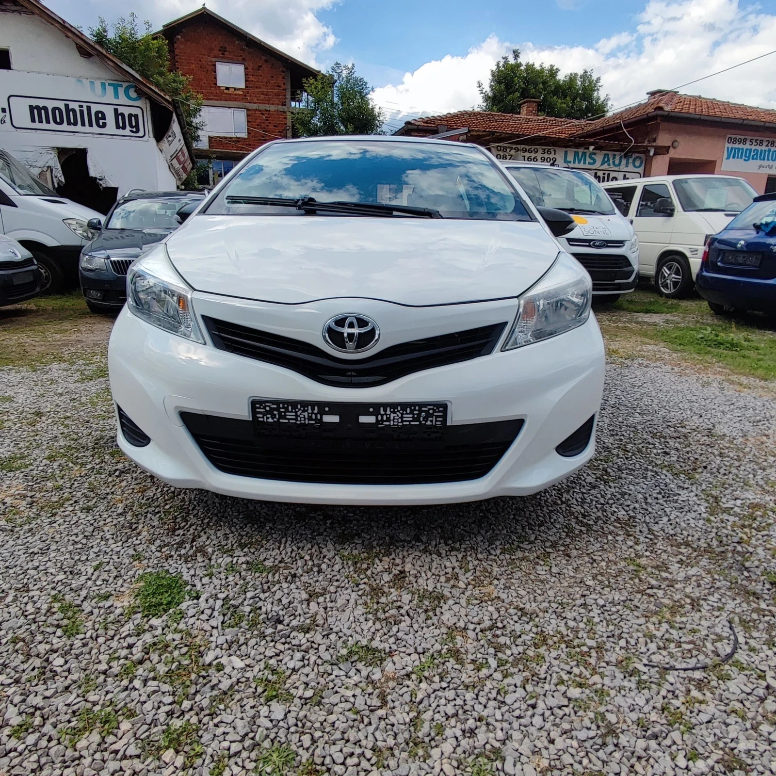 Toyota Yaris 1.0i* КЛИМАТИК* EVRO 5* , снимка 2 - Автомобили и джипове - 55177952