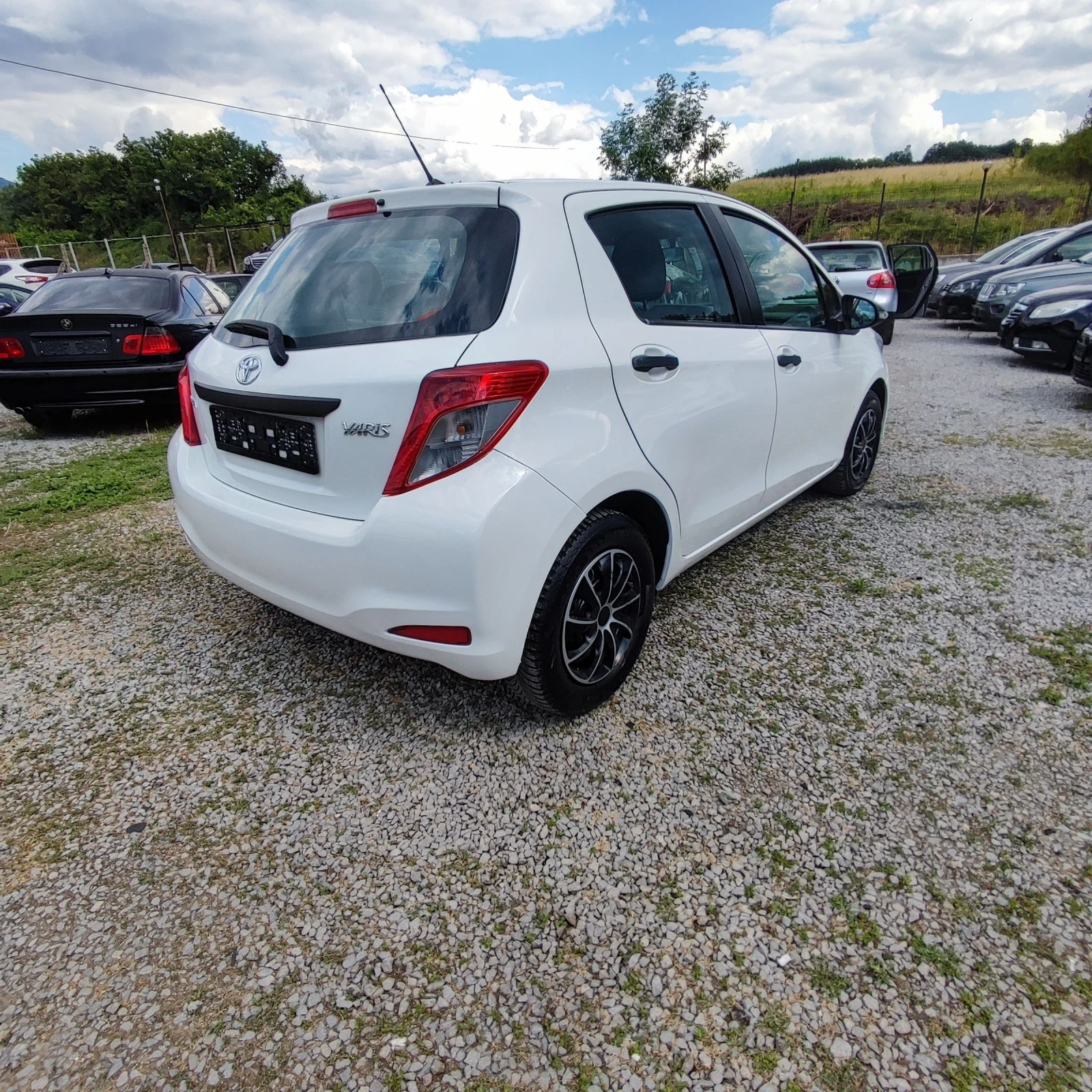 Toyota Yaris 1.0i* КЛИМАТИК* EVRO 5* , снимка 5 - Автомобили и джипове - 55177952