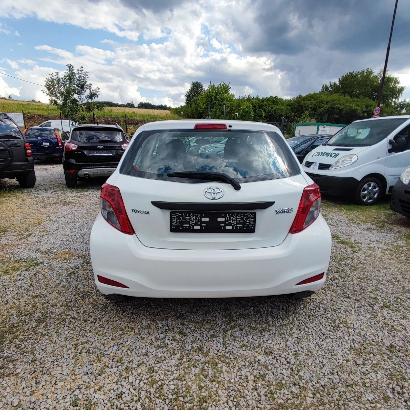 Toyota Yaris 1.0i* КЛИМАТИК* EVRO 5* , снимка 6 - Автомобили и джипове - 55177952