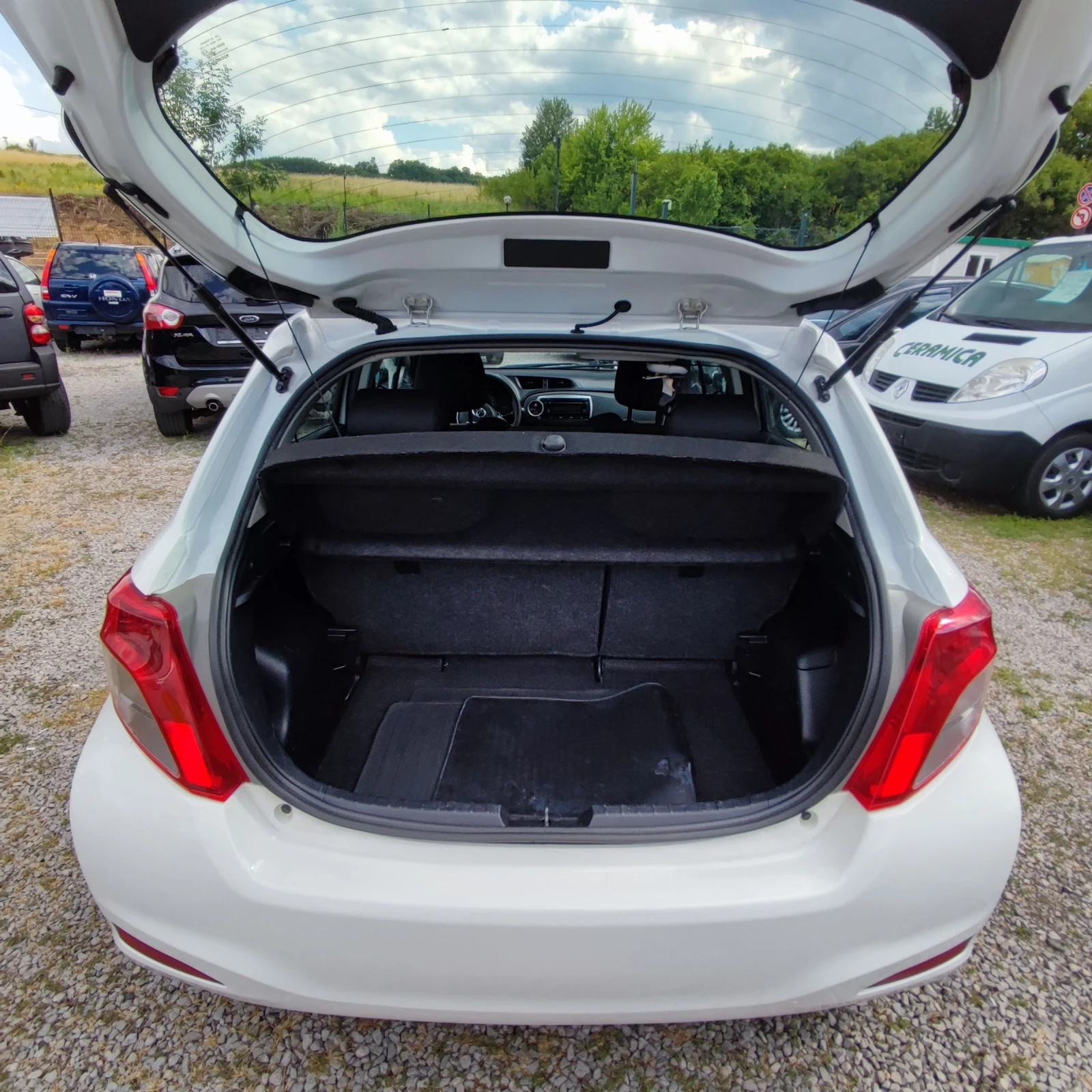 Toyota Yaris 1.0i* КЛИМАТИК* EVRO 5* , снимка 15 - Автомобили и джипове - 55177952
