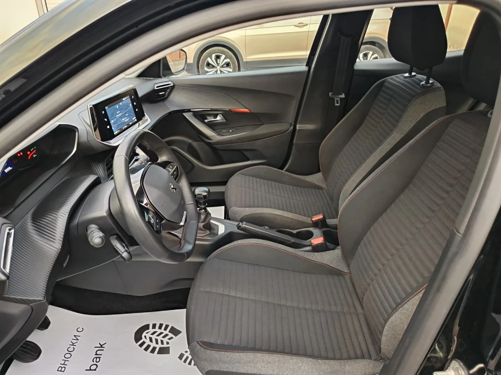 Peugeot 2008 Асистент контрол на лентата+ Круиз контрол+ LED, снимка 13 - Автомобили и джипове - 55304182