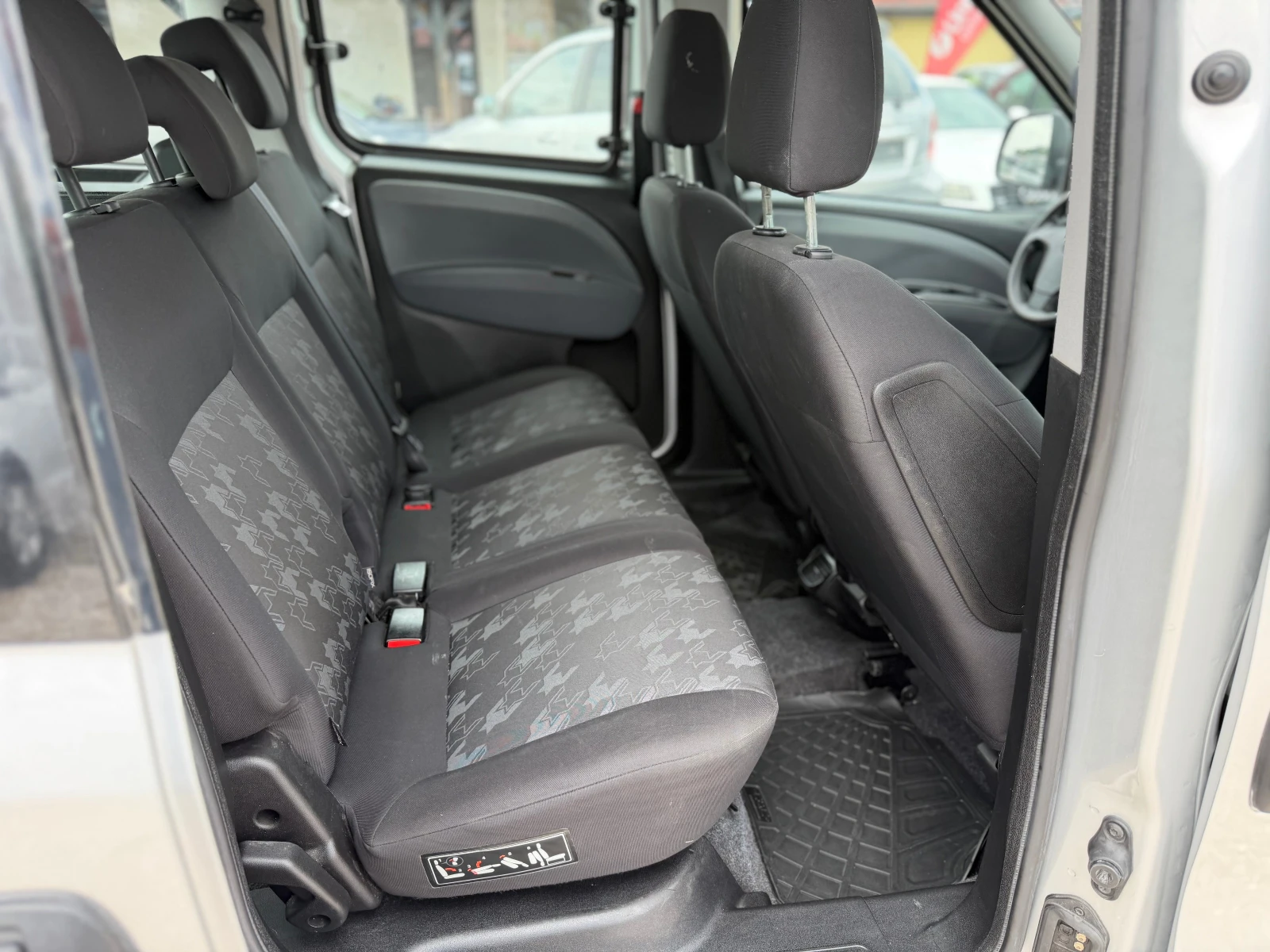 Opel Combo 1.6 дизел , снимка 14 - Автомобили и джипове - 55406190