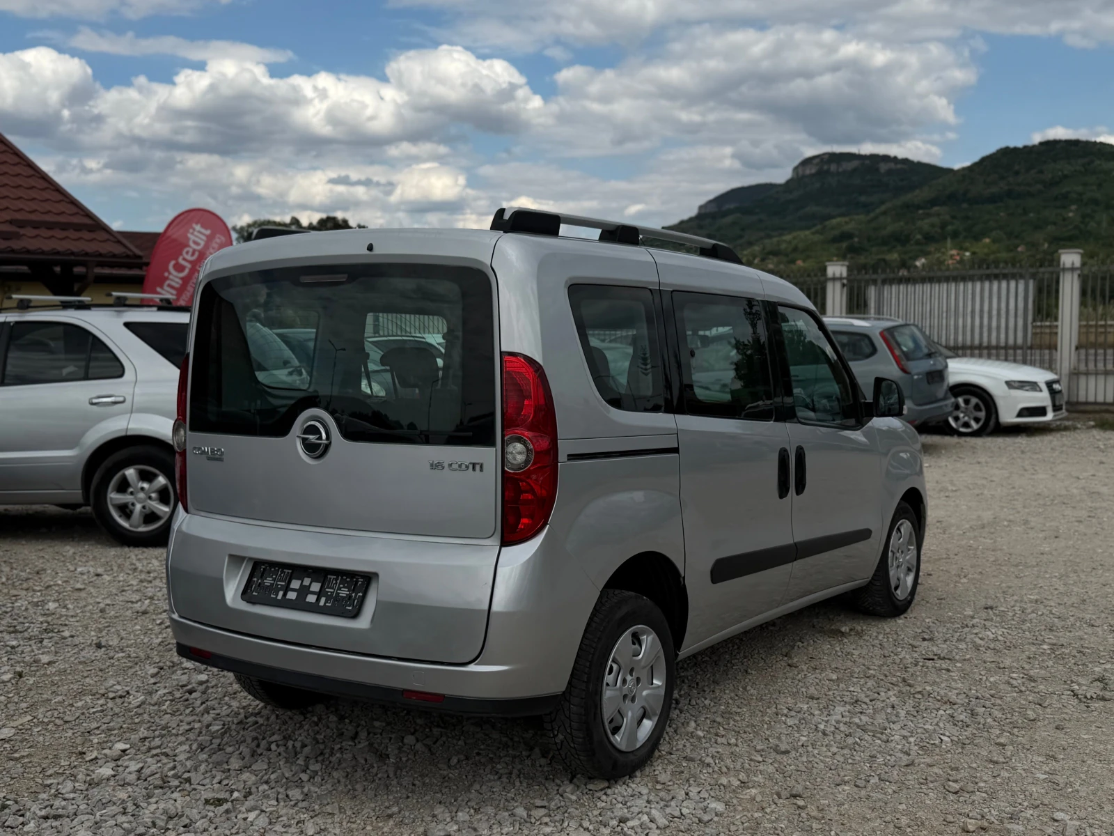 Opel Combo 1.6 дизел , снимка 5 - Автомобили и джипове - 55406190