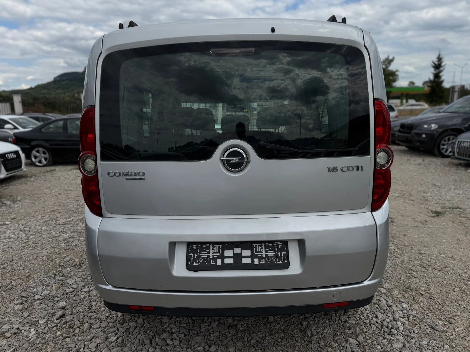 Opel Combo 1.6 дизел , снимка 6 - Автомобили и джипове - 55406190