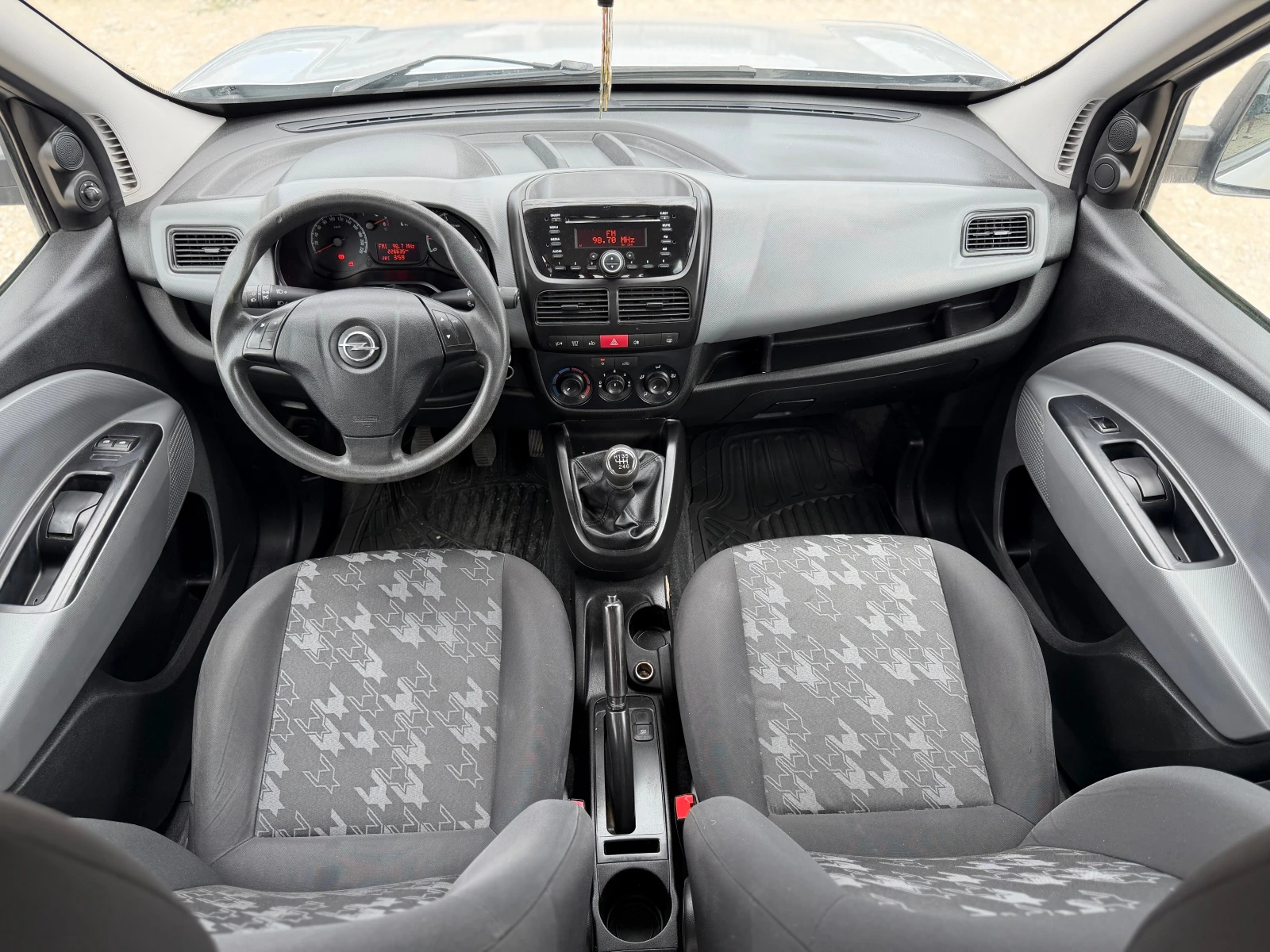 Opel Combo 1.6 дизел , снимка 10 - Автомобили и джипове - 55406190