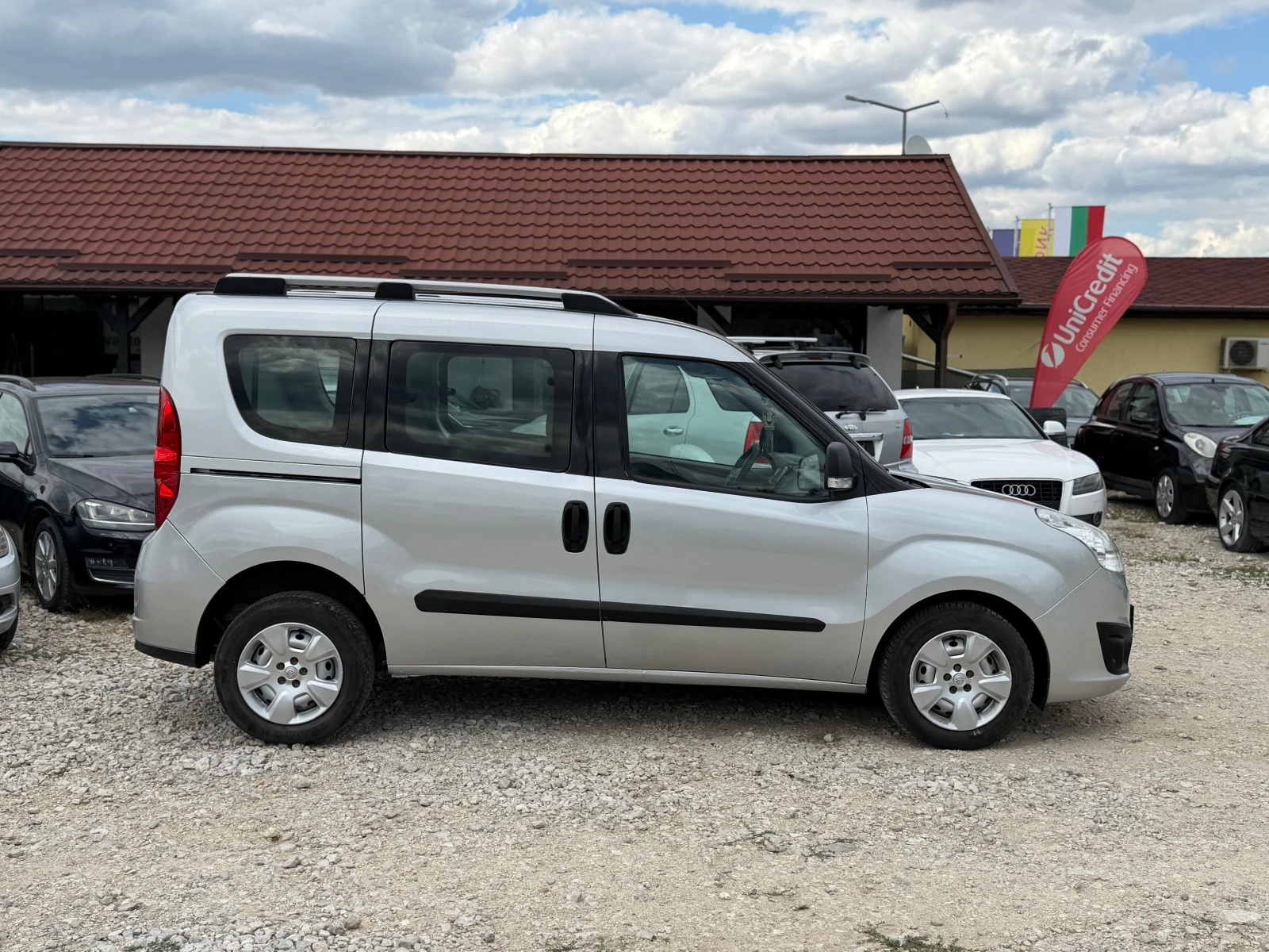 Opel Combo 1.6 дизел , снимка 4 - Автомобили и джипове - 55406190