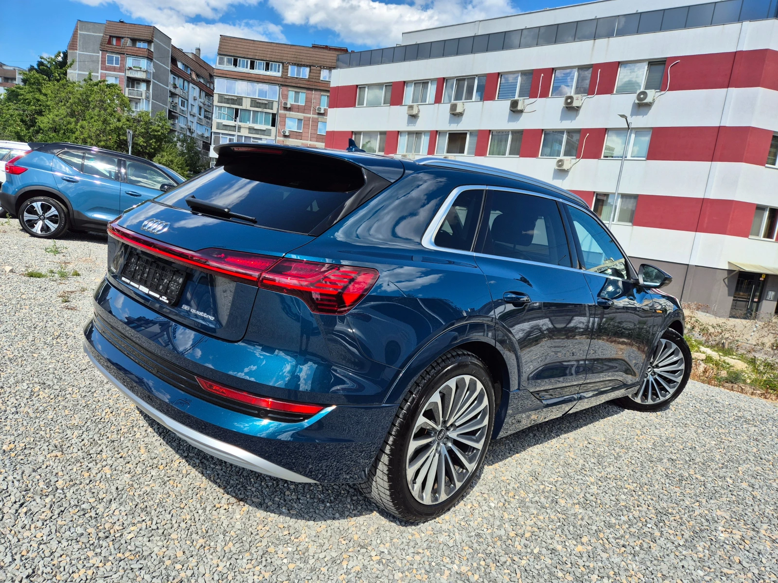 Audi E-Tron 55 quattro Advanced edition Plus , снимка 2 - Автомобили и джипове - 55423147