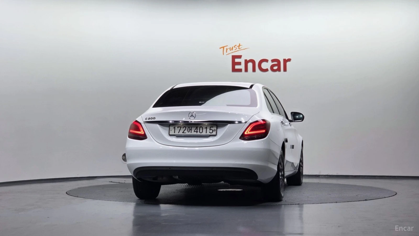 Mercedes-Benz C 200 * ПАНО* KEYLESS* Camera* ПОДГРЕВ* , снимка 4 - Автомобили и джипове - 55576971