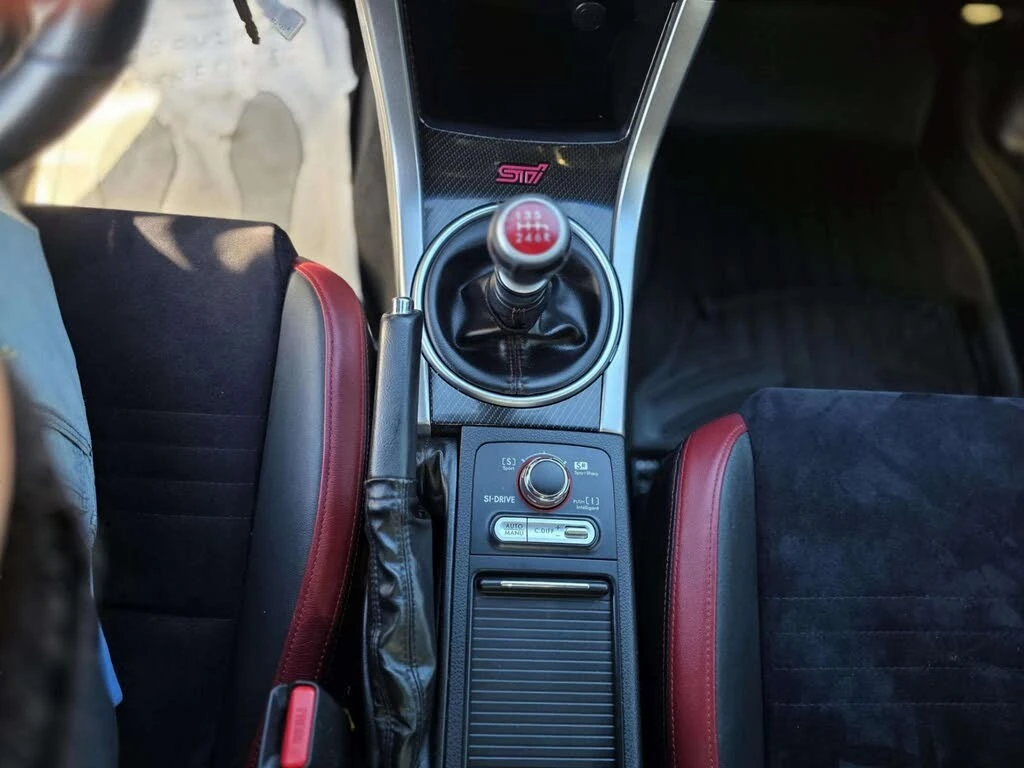 Subaru WRX * Sport* AWD* ПАНО* KEYLESS* Camera* ПОДГРЕВ* , снимка 17 - Автомобили и джипове - 55604377