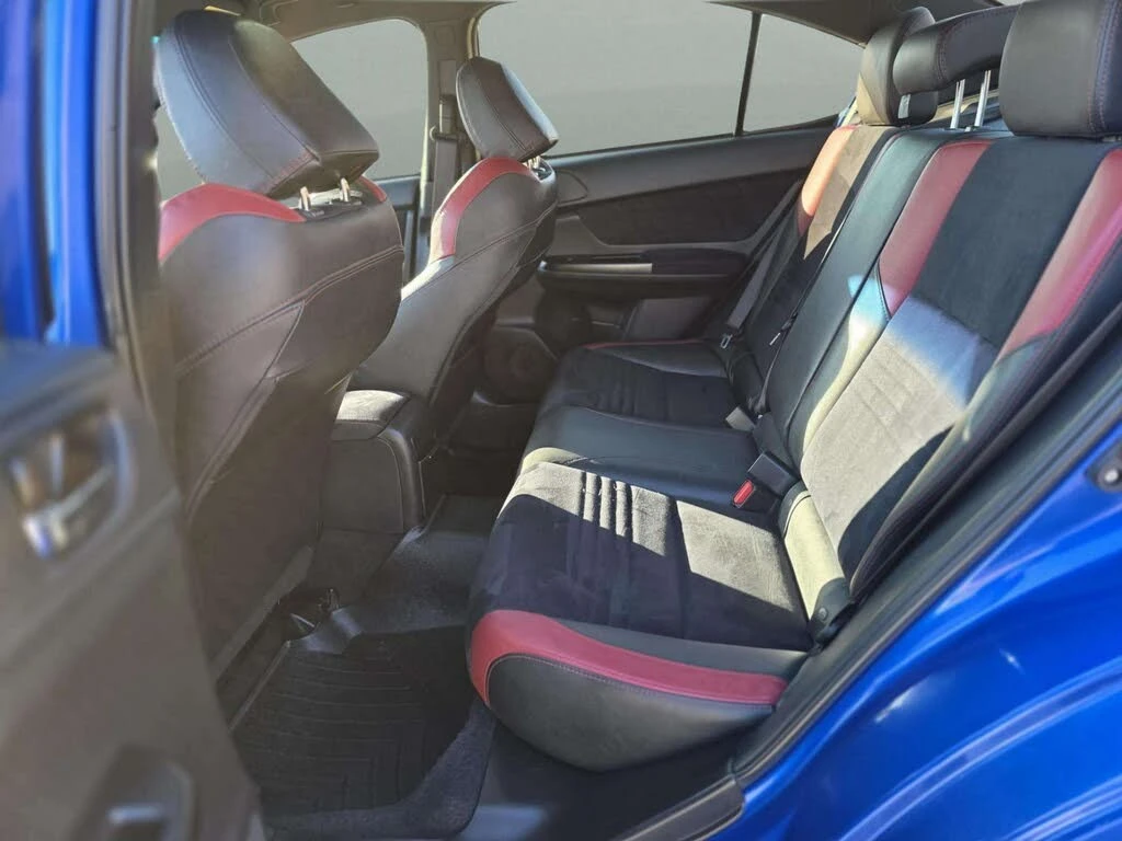 Subaru WRX * Sport* AWD* ПАНО* KEYLESS* Camera* ПОДГРЕВ* , снимка 12 - Автомобили и джипове - 55604377