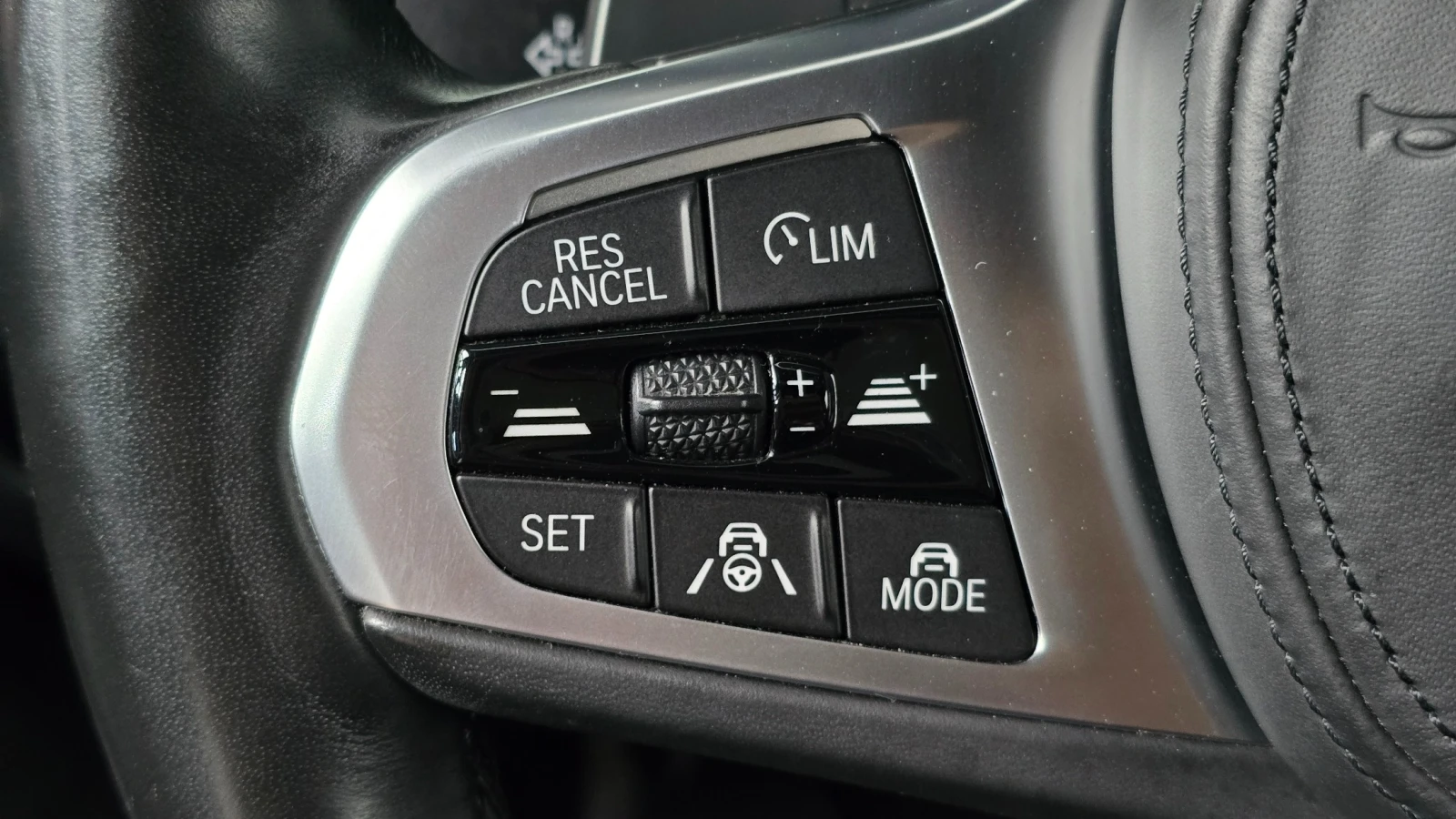 BMW 320 M SHADOW* HEAD UP* DIGITAL COCKPIT* PANO* 360* , снимка 10 - Автомобили и джипове - 55654921
