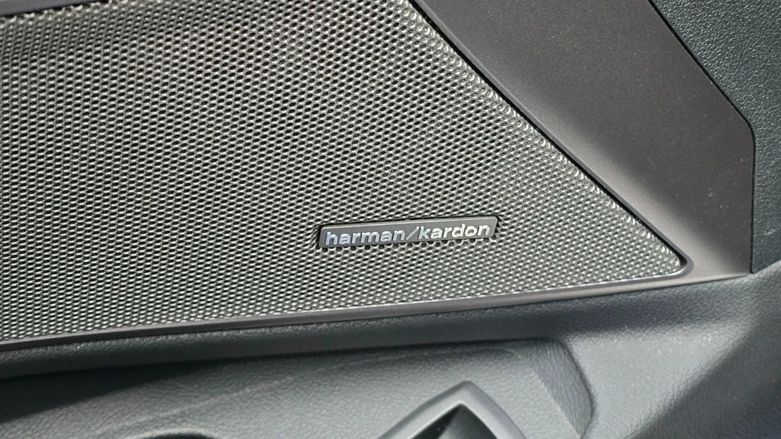 BMW 320 M SHADOW* HEAD UP* DIGITAL COCKPIT* PANO* 360* , снимка 14 - Автомобили и джипове - 55654921