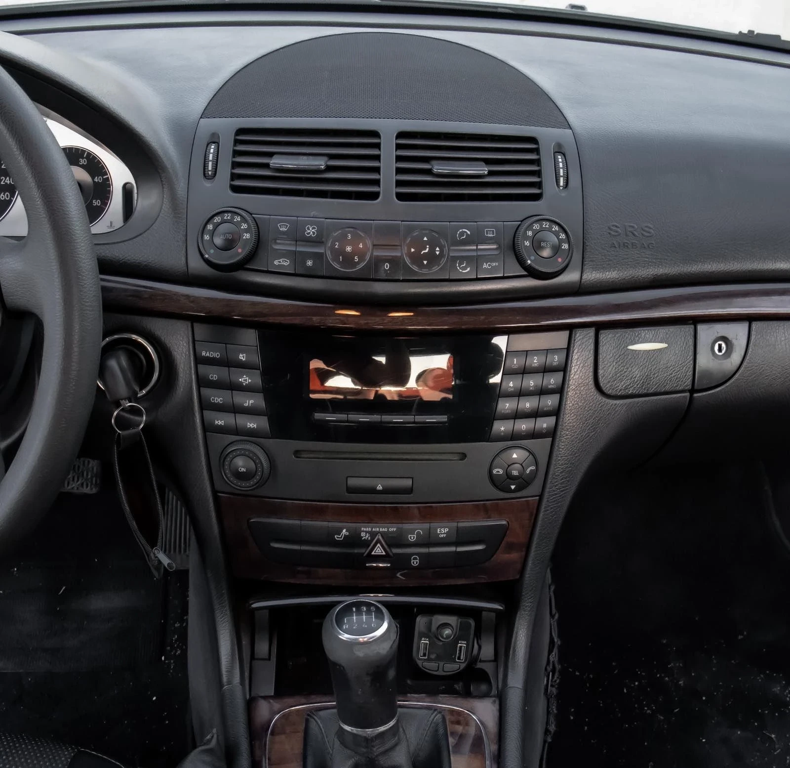 Mercedes-Benz E 200 2.2cdi 136kc, снимка 11 - Автомобили и джипове - 55873167