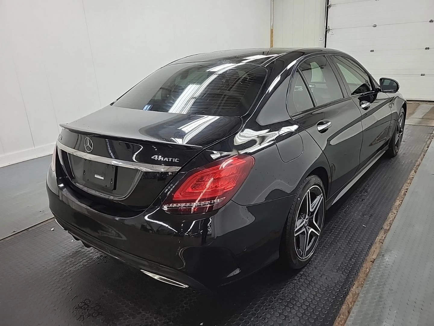 Mercedes-Benz C 300 AMG-pack* Night-pack* 360* Burmester* Keyless, снимка 4 - Автомобили и джипове - 56047875