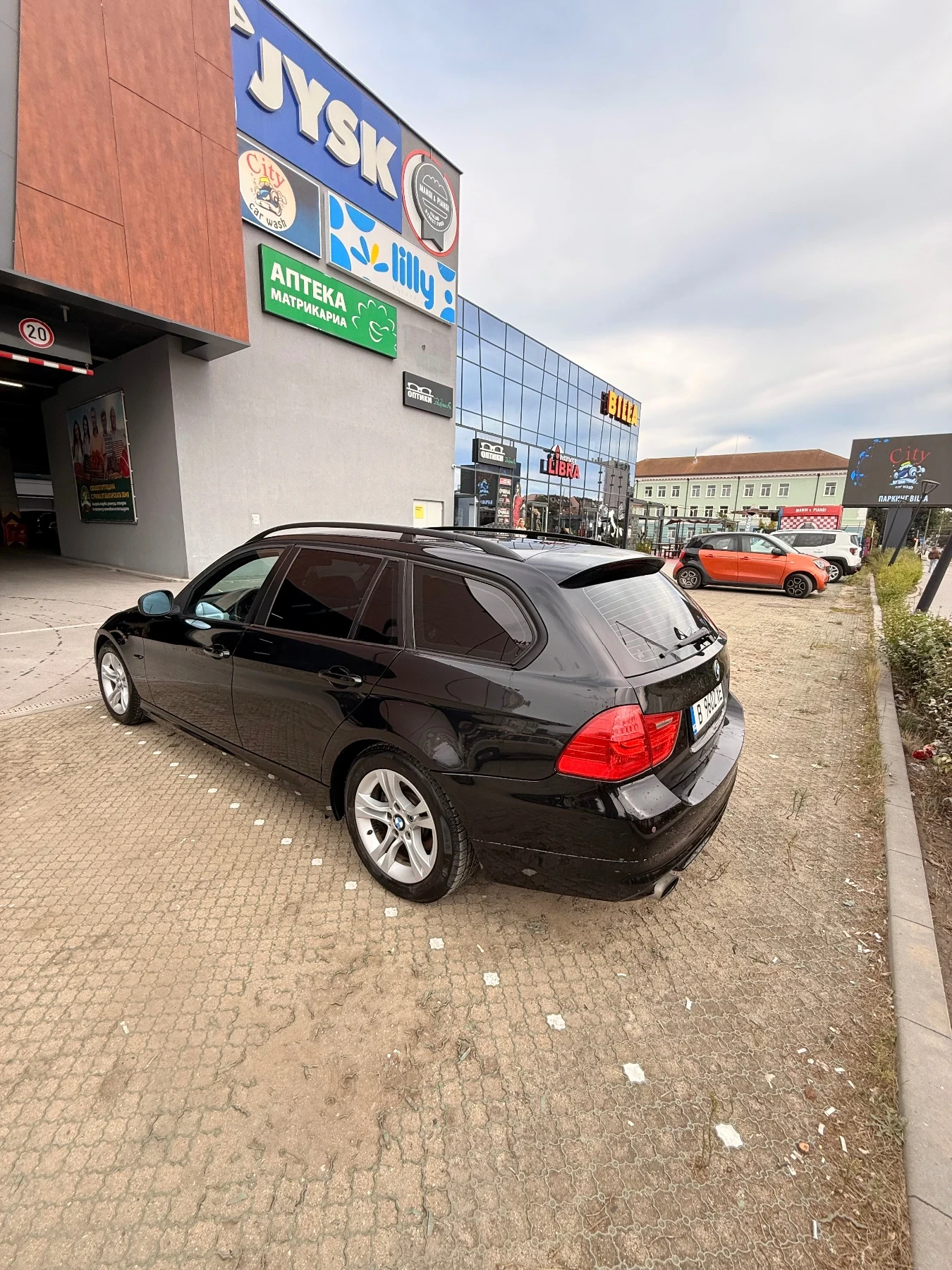 BMW 318 318d FACELIFT , снимка 4 - Автомобили и джипове - 56225584