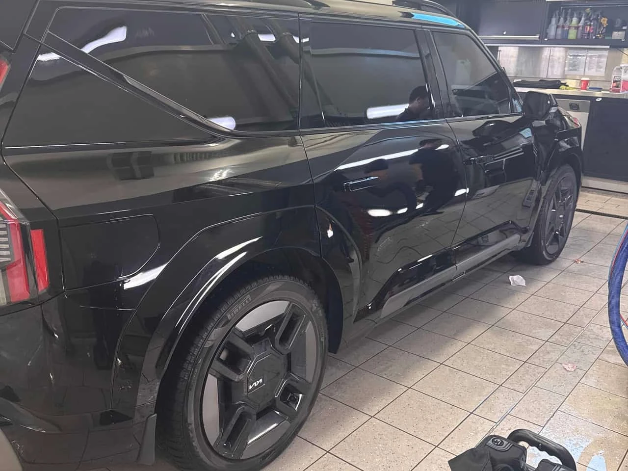 Kia EV9 Land w/GT Line Package AWD | CARFAX| ��� ��������� | Mobile.bg � ����������� 4