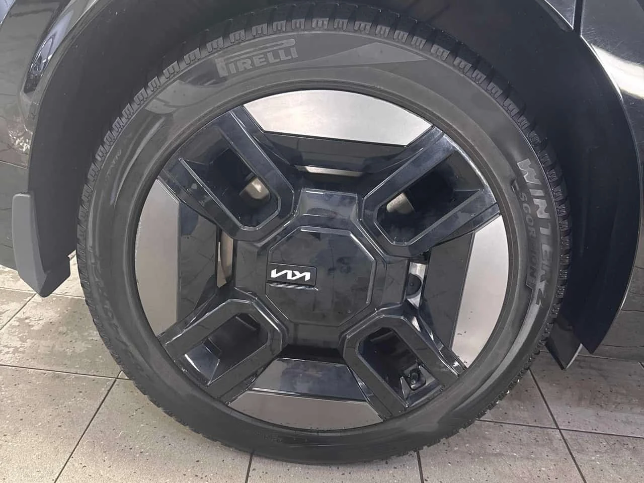 Kia EV9 Land w/GT Line Package AWD | CARFAX| ��� ��������� | Mobile.bg � ����������� 6