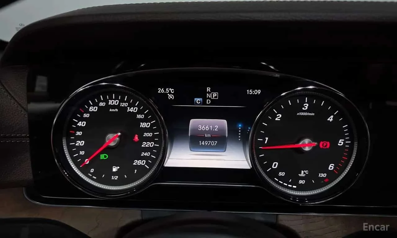 Mercedes-Benz E 220 * E220d Exclusive * , снимка 8 - Автомобили и джипове - 56596073