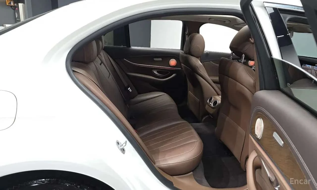 Mercedes-Benz E 220 * E220d Exclusive * , снимка 12 - Автомобили и джипове - 56596073