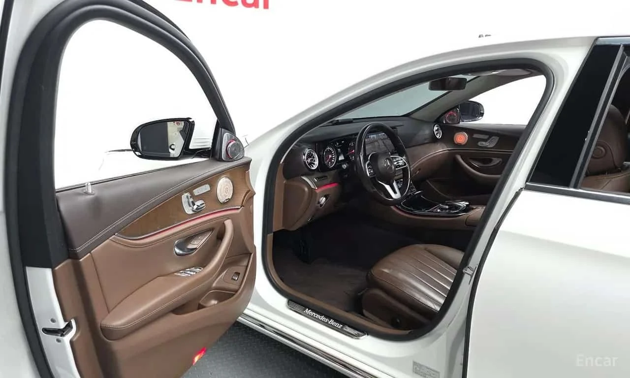 Mercedes-Benz E 220 * E220d Exclusive * , снимка 10 - Автомобили и джипове - 56596073